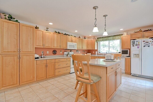 Foto del edificio - 903 Old Bridge Ln