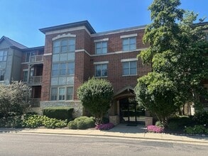 Building Photo - 267 E Railroad Ave