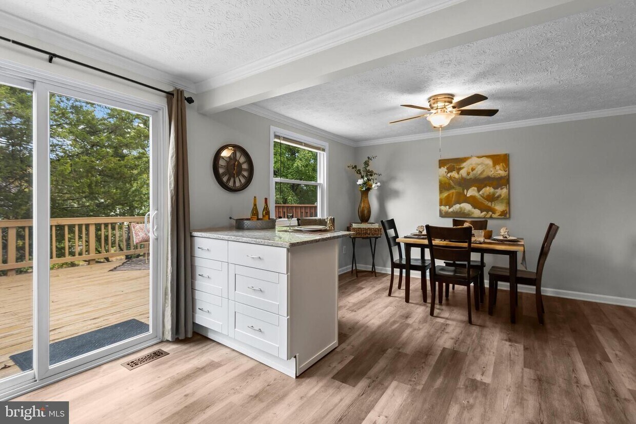 8356 Claremont Woods Dr, Alexandria, VA 22309 Townhome Rentals in