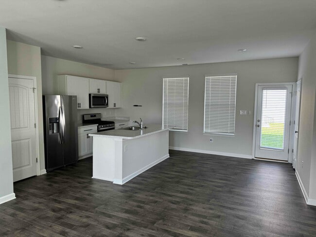 Building Photo - 81 Pepperwood Dr