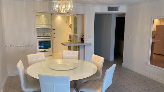 Foto del edificio - 2 bedroom in Sunny Isles Beach FL 33160