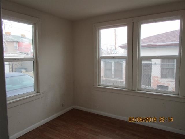 Building Photo - 215 W Nevada Ave