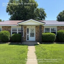 Building Photo - 201 Martin Ct