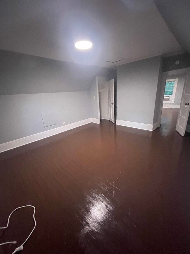 Building Photo - 4 McGo