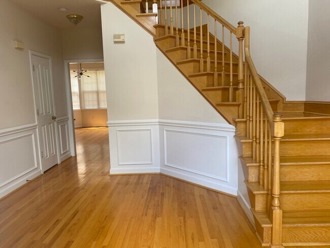 Building Photo - 705 Evans Manor Dr