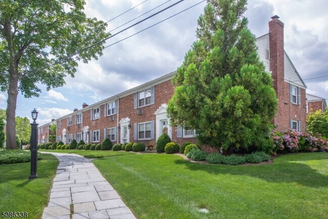 Foto del edificio - 66 New England Ave