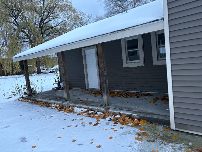 Foto del edificio - 2335 Maple Ave