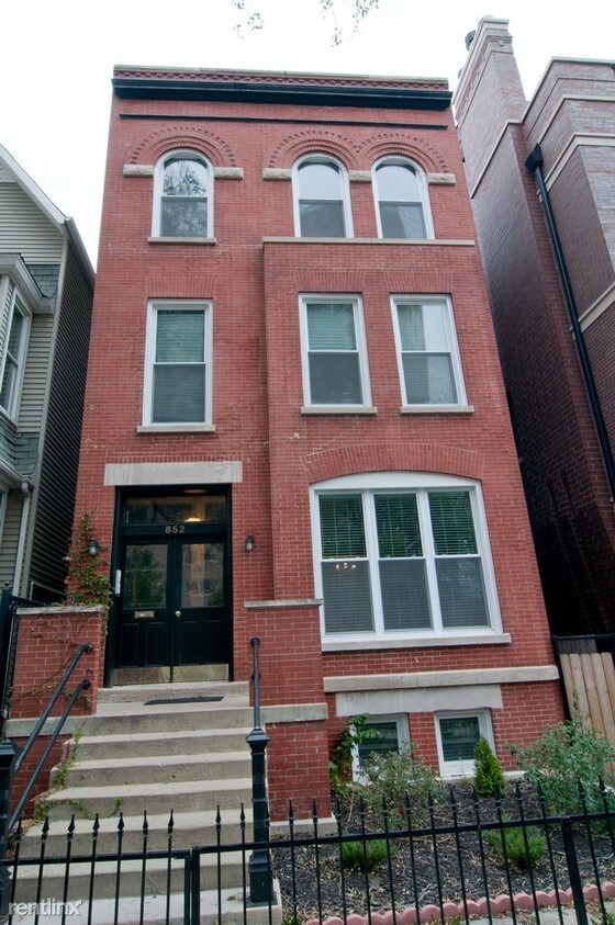 Primary Photo - 852 W Aldine Ave