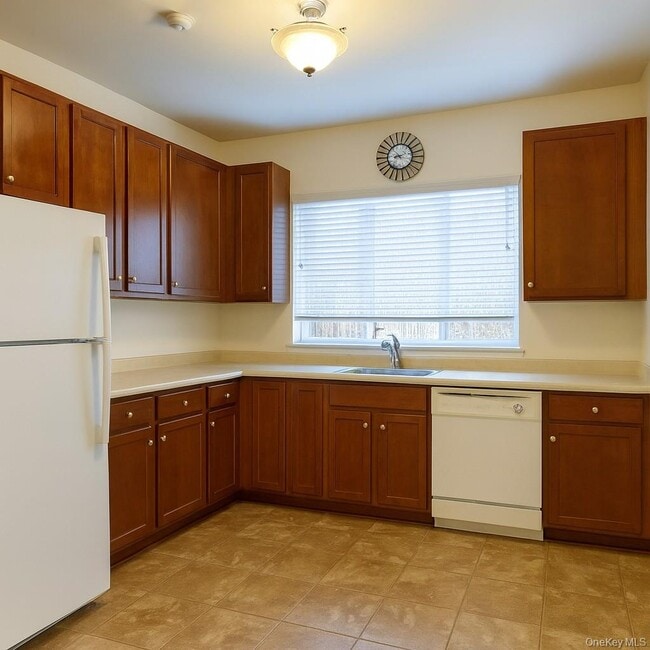 Building Photo - 213 Arlington Ct