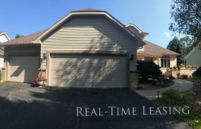 Foto del edificio - 4BR SFH in High Demand Eagan Neighborhood