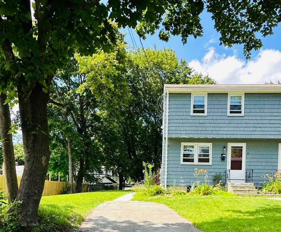 3 Pleasant Ct, Medfield, MA 02052 Townhome Rentals in Medfield MA