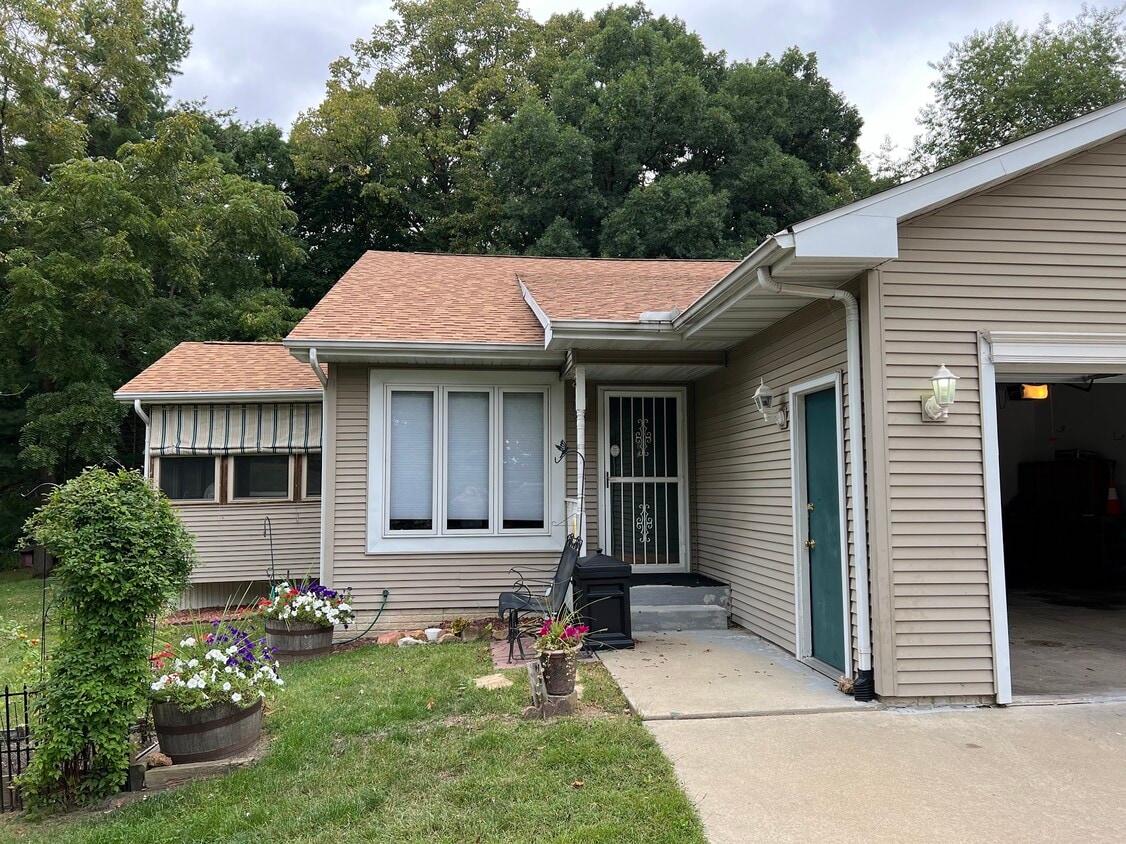 111 Harrison St, Bartonville, IL 61607 House Rental in Bartonville