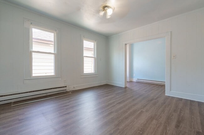 Building Photo - MOVE IN READY 4 Bedroom in Chesapeake!