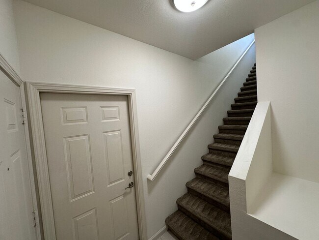 Foto del edificio - 2 bedroom at Tanamera now available!
