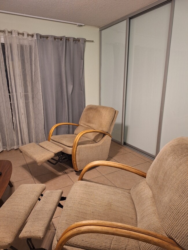 sliding doors between bedroom livingroom - 411 Kaiolu St
