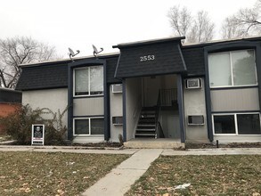 Building Photo - 2553 S Lake Park Cir