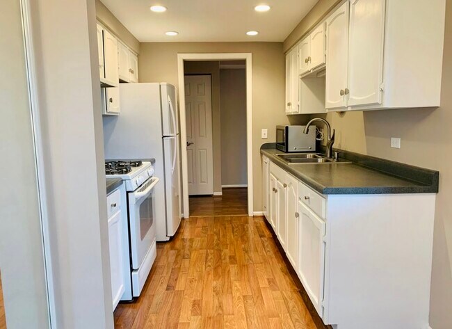 Galley Kitchen - 100 Clubhouse Ln
