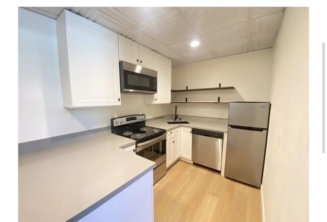 Building Photo - 2135 Ivar Ave
