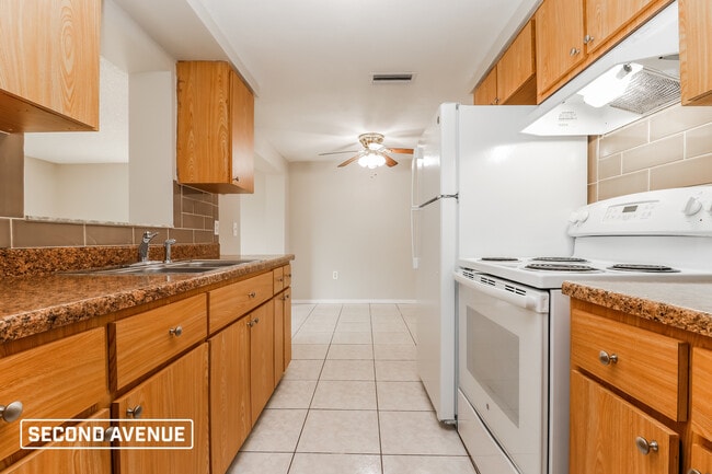 Building Photo - 4847 Elmwood St