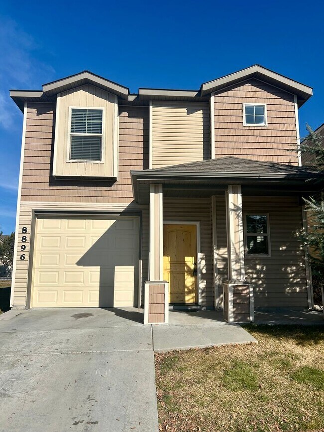 Building Photo - 8896 Shoup~Upscale Finishes, Perfect Location, Lawn Care Included!