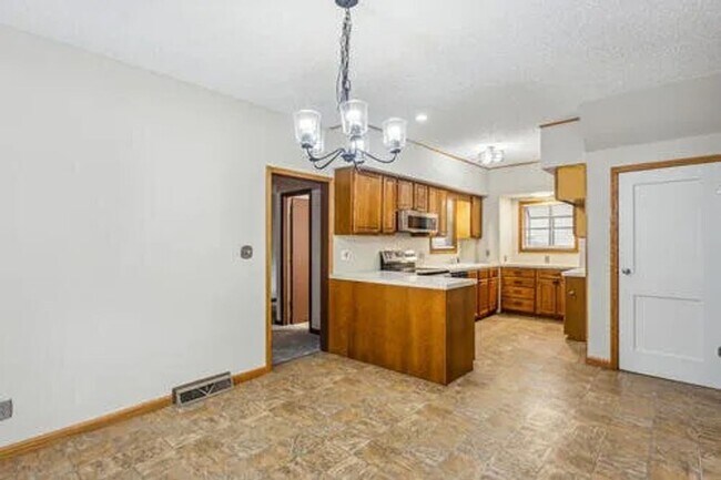Building Photo - This beautiful two story home in Winfield ...