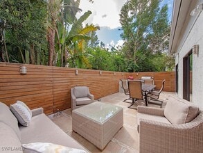 Building Photo - 840 Meadowland Dr