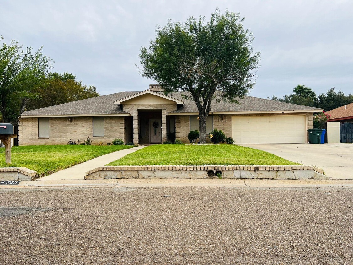 705 Eaton Ln, Laredo, TX 78041 - House Rental in Laredo, TX ...