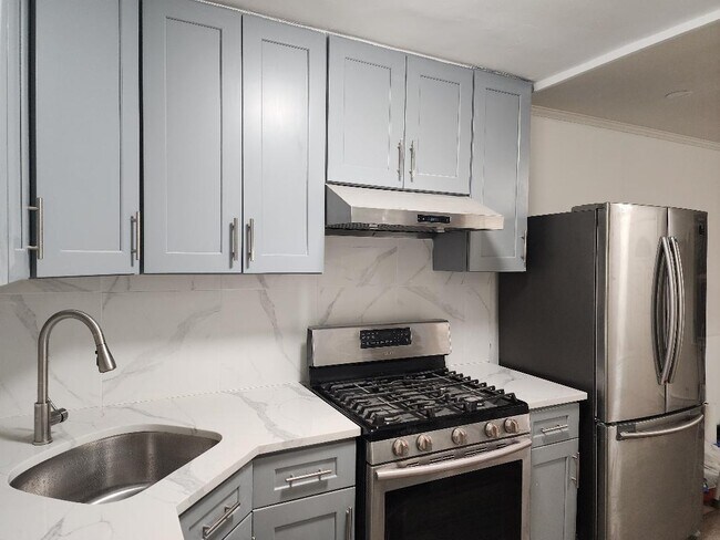 Foto del edificio - 3045 68th St