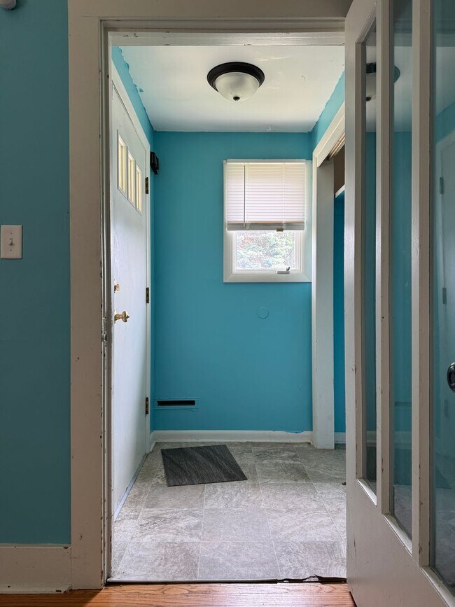 Foto del edificio - Charming Updated 2-Bed Ranch in the Heart ...