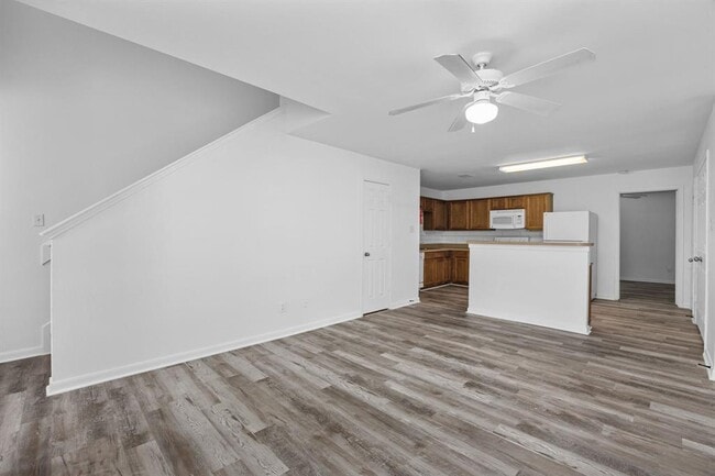 Building Photo - 23408 High Point