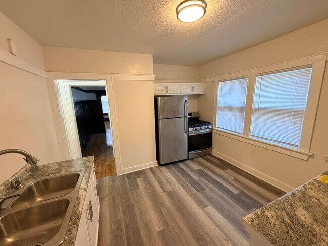 Foto del edificio - 2213 N 57th St