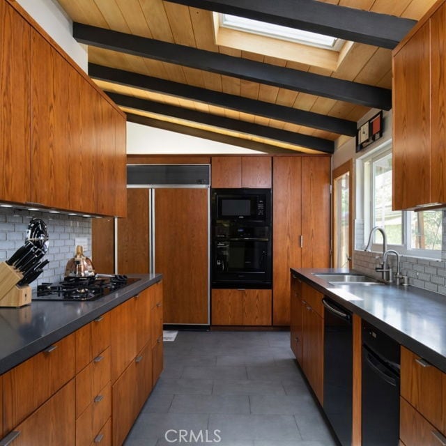 Foto del edificio - 16439 Kingsbury St