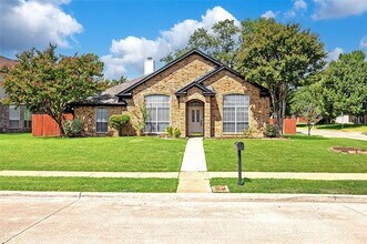 Building Photo - 6641 MacIntosh Dr