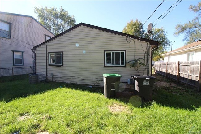 Building Photo - 6661 Burr St