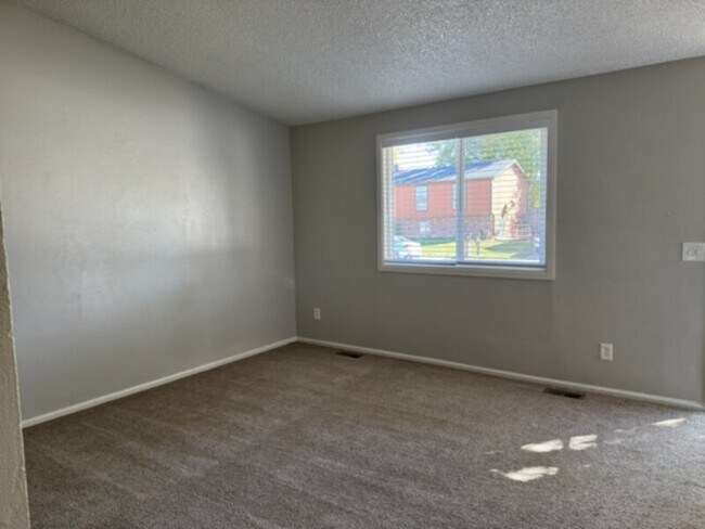 Building Photo - 4279 Freeport Wy