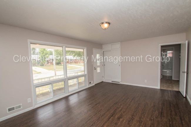 Building Photo - 15700 Steinway Blvd