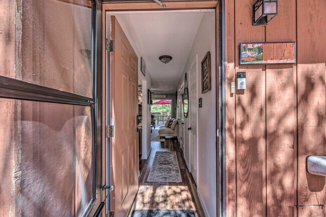 Foto del edificio - 604 White Mountain Dr