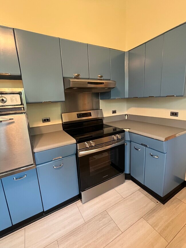 Cocina - 220 E Montgomery St