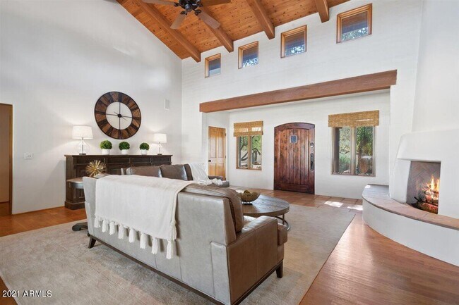 Foto del edificio - 5724 E Mockingbird Ln