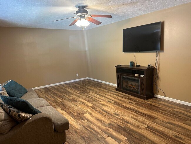 Foto del edificio - Spacious 3BR House in Macomb