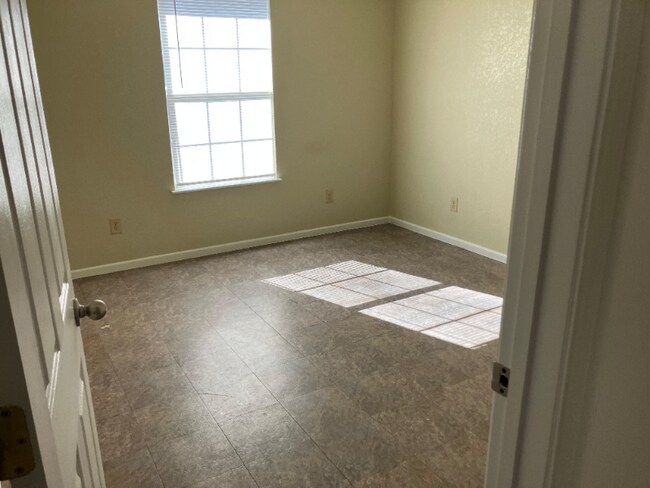 Foto del edificio - 504 Cantrell Ave