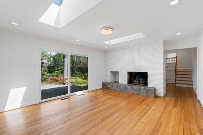 Foto del edificio - 274 Land O Lakes Ct NE