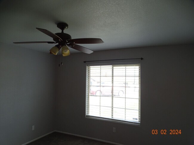 Building Photo - View home - Golden Hills West