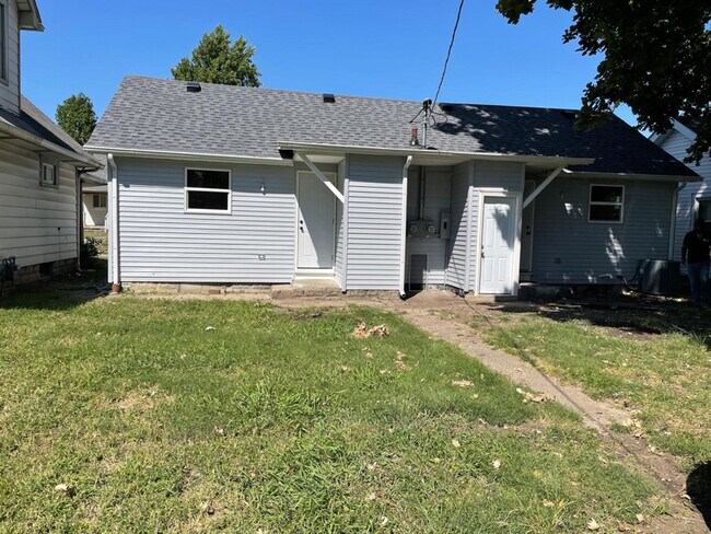 Foto del edificio - 1617 Lawton Ave