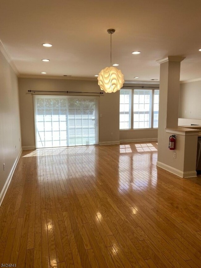 Building Photo - 258 Riverwalk Way