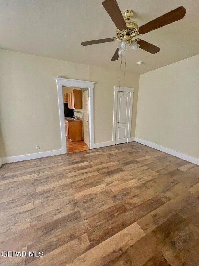 Building Photo - 2526 Yandell Dr