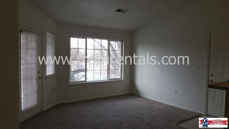 Primary Photo - 670 N Ave H