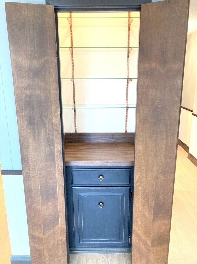 Separate bar - 1330 University Dr