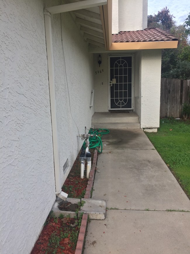 Photo - 5365 Yvette Way House