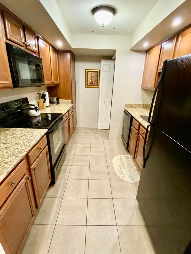 Foto del edificio - Furnished Scottsdale One Bedroom Condo For Long or Short Term (Min 3 Months)